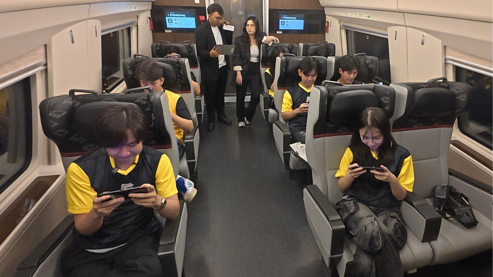 GOODSTUPH, Free Fire turn Indonesia's bullet train into record-breaking esports arena